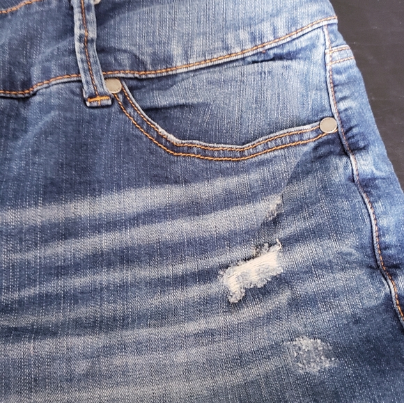 Pristine - Torrid Stretch Denim Skirt - Barely Worn - Picture 6 of 8